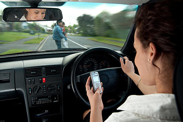 Dlaczego nie warto używać telefonu podczas jazdy? [wideo