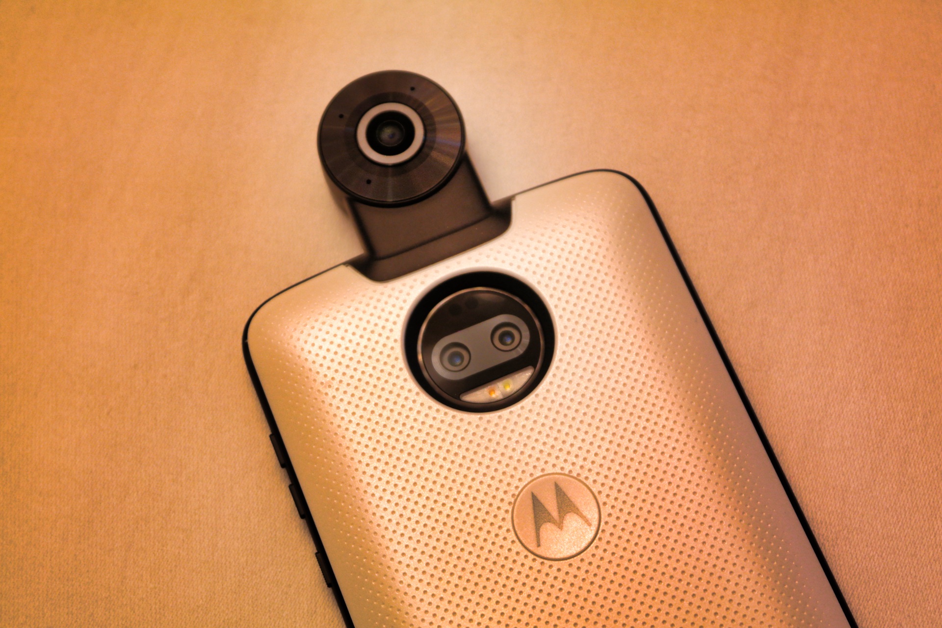 Take pictures with the Moto 360 Camera